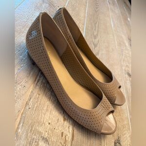 NWT Cole Haan Nike Air Women's Beige Peep Toe Heels 8.5